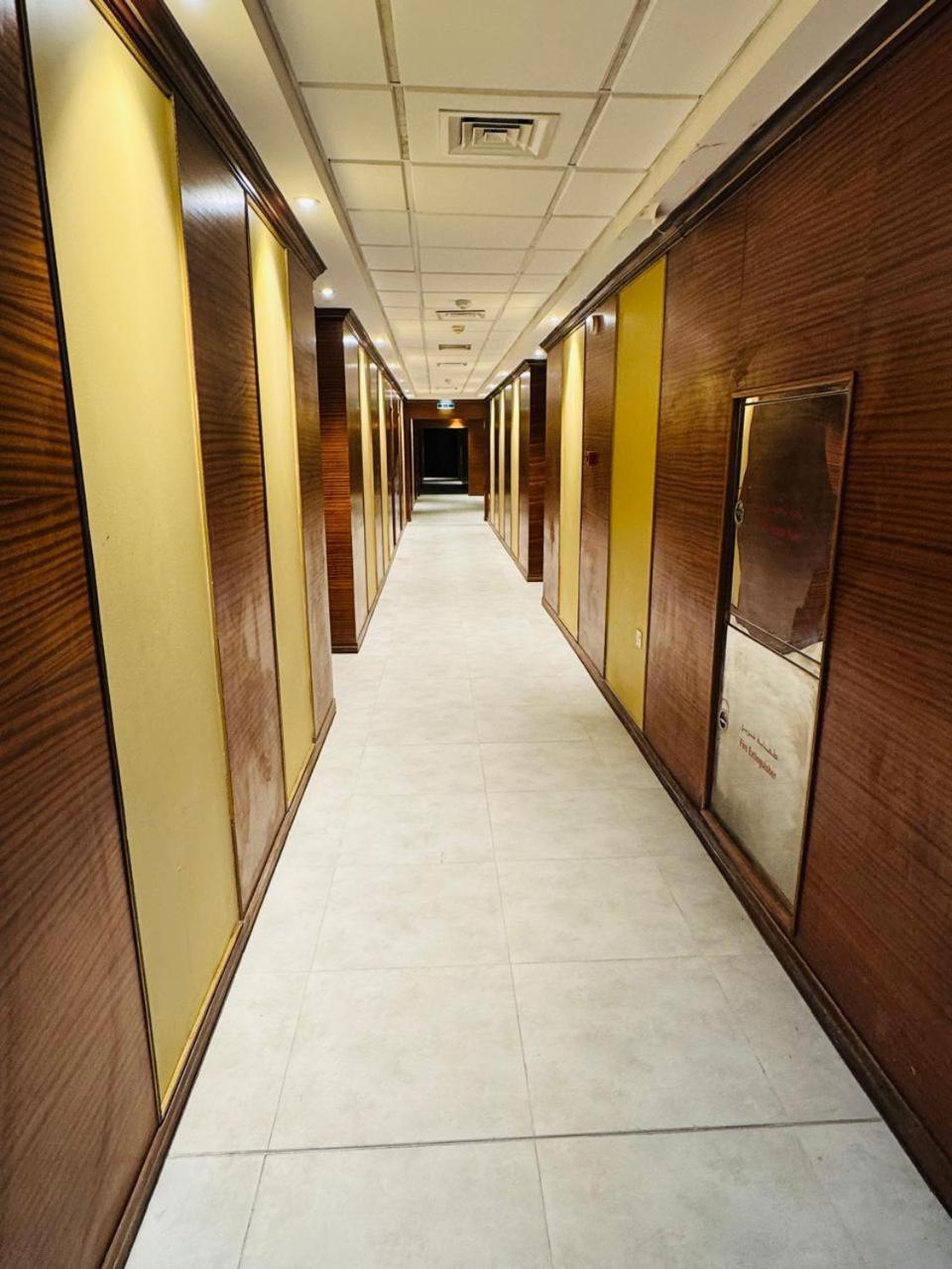 Backpackers Heaven ! 18 Beds In A 2 Bedroom In Front Of Union Metro Station Diera * Dubai